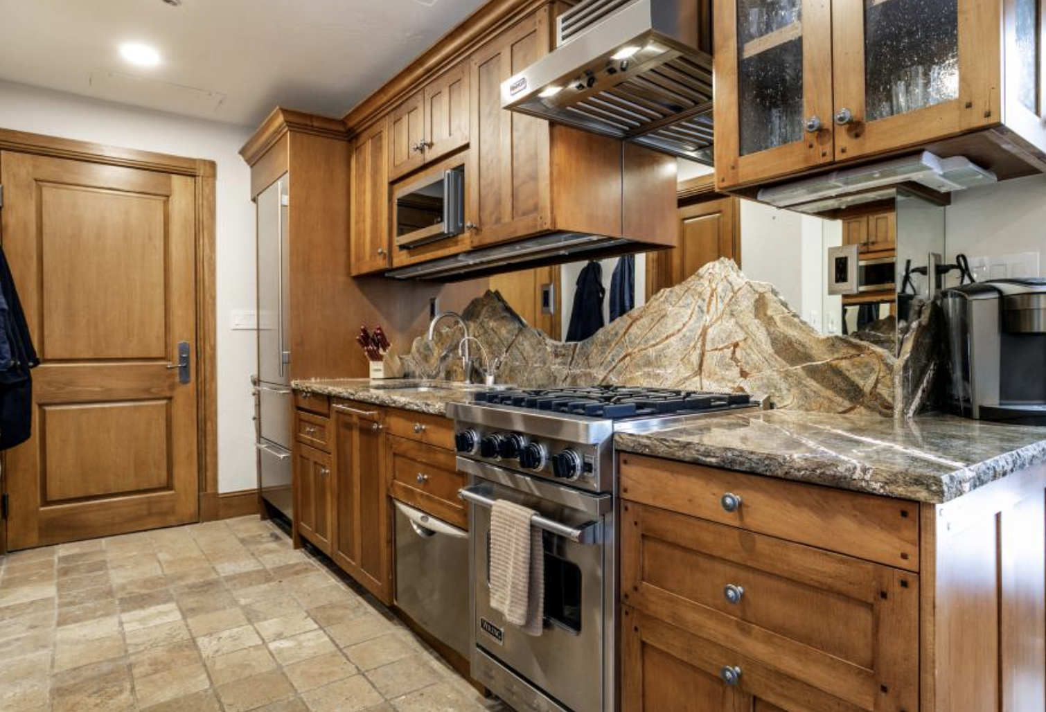 Highlands Home - Image 11